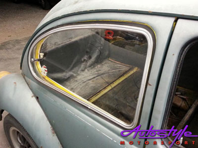 VW Beetle Pop Out Side Windows with Rubber (pair)-0